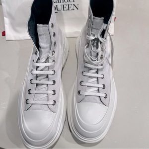 Alexander McQueen Mens Boots Tread Slick